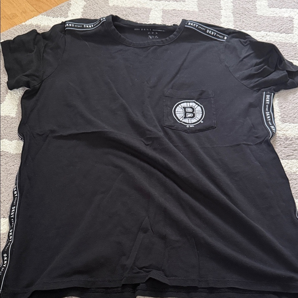 DKNY Black Short Sleeve Tee with bruins Pocket Logo